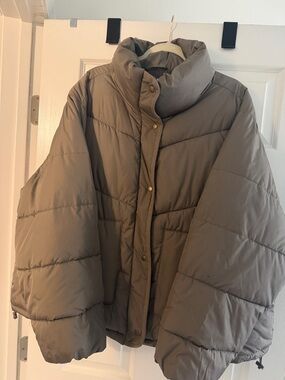 Old Navy Oversized Puffer Jacket - Taupe Brown